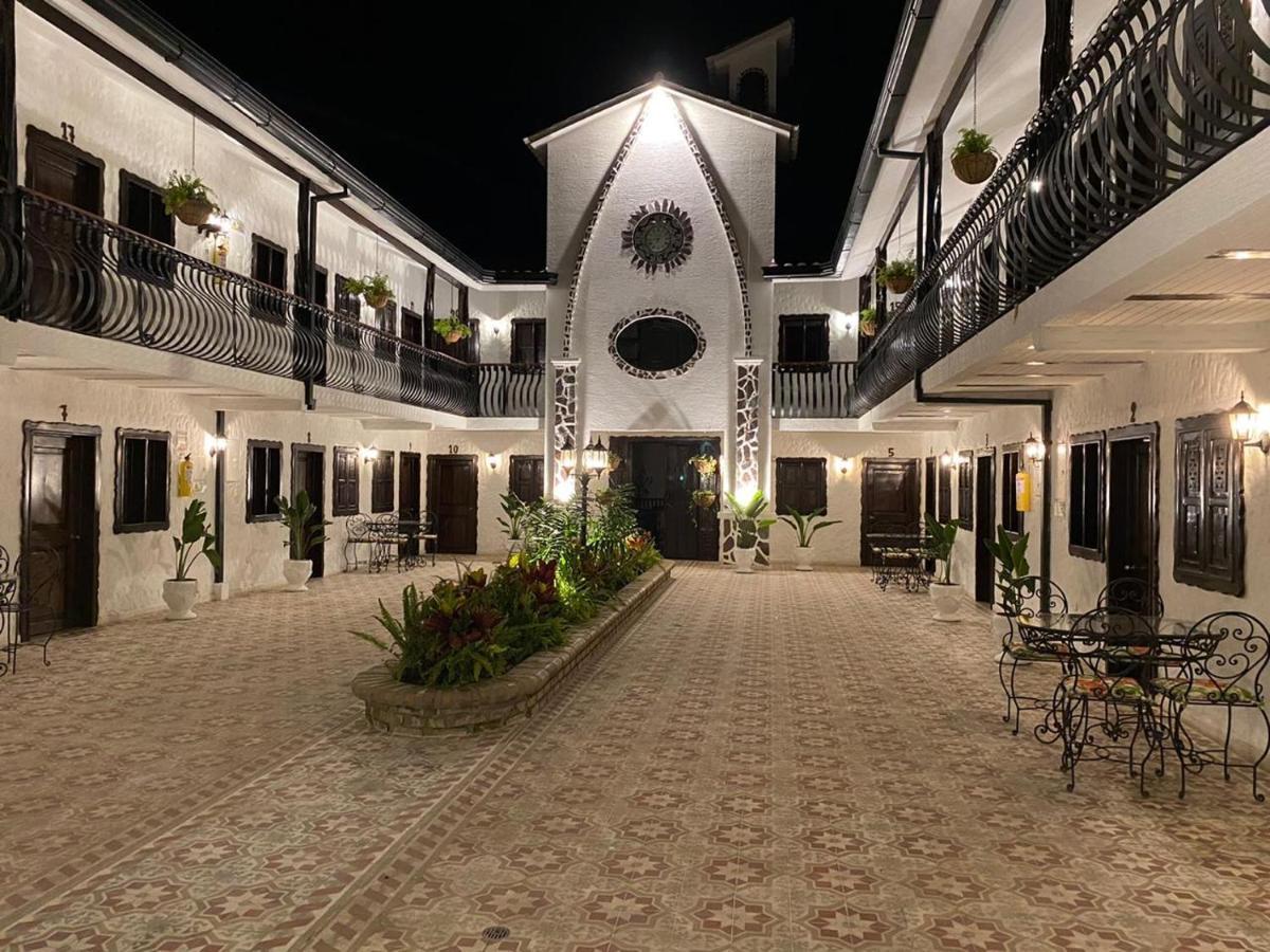 Casa Hotel Las Orquideas Circasia Eksteriør bilde